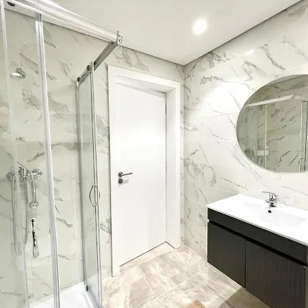 Casinha No Caminho De Santiago * Belinho